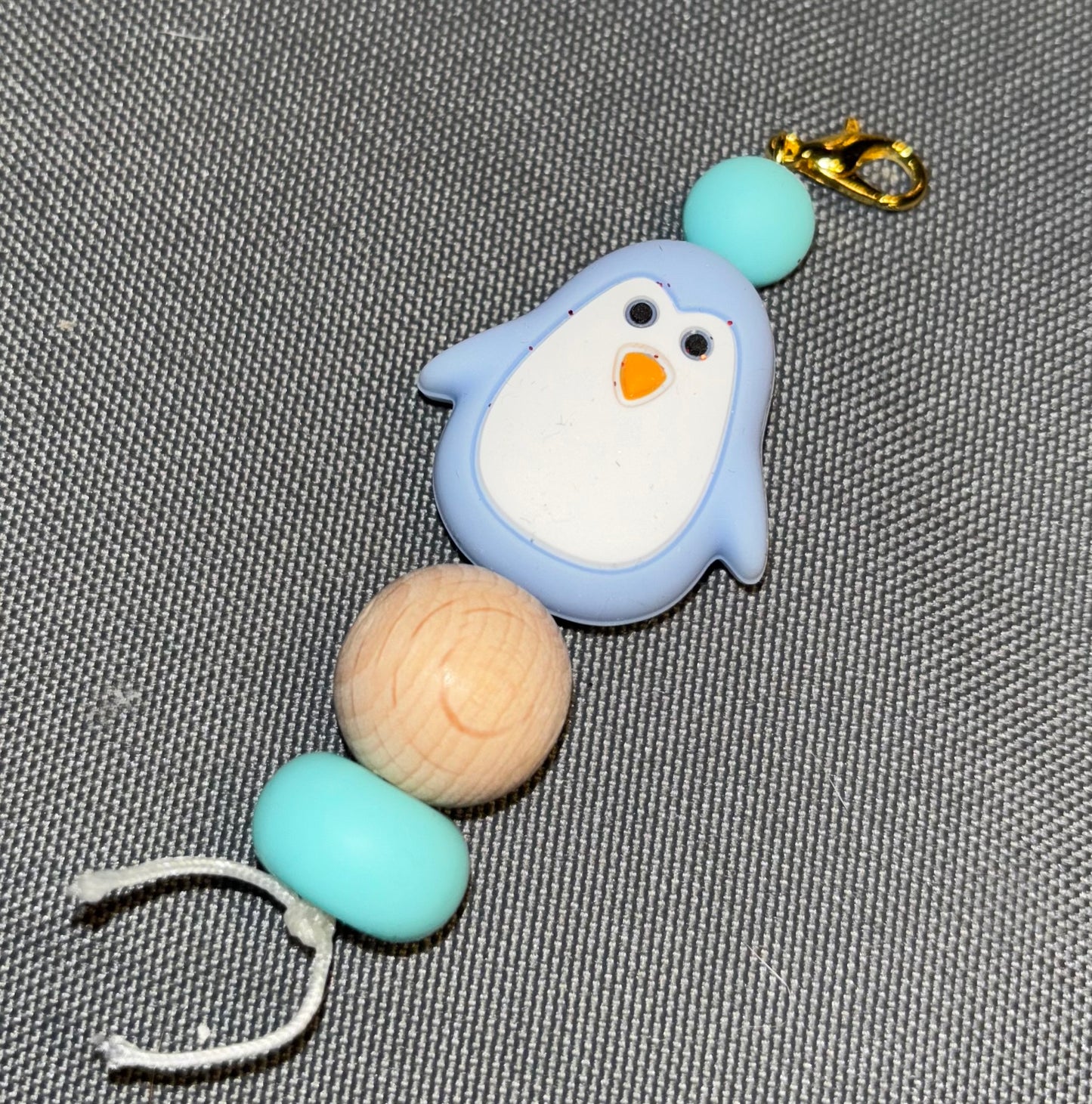 Penguin Zip Pull